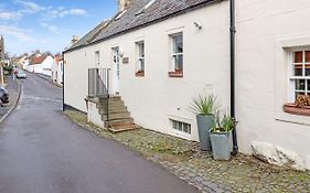 Whinstone Holiday Home In Falkland - Sleeps 8